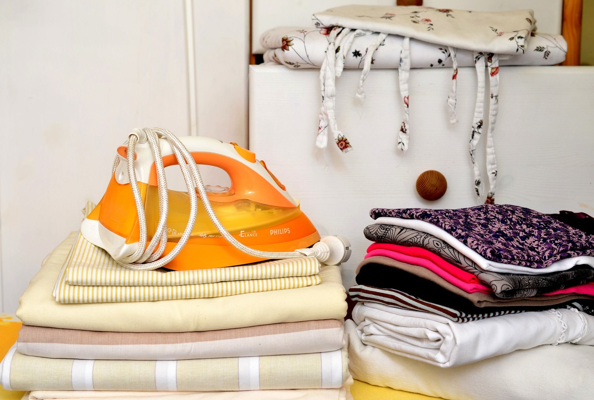 ironing-service-560700_1920